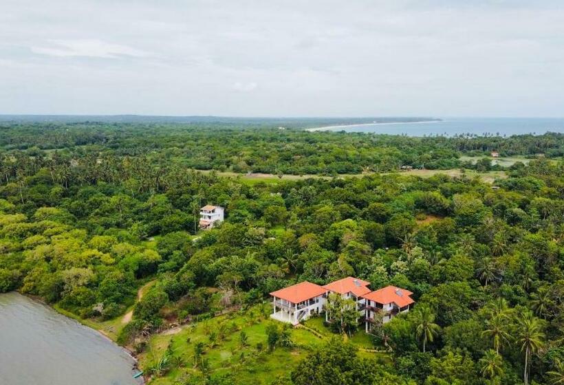 Отель Ashansa Lagoon Resort