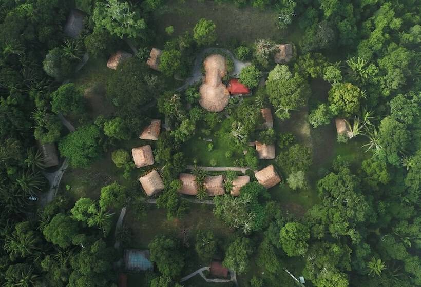 Отель Chan Chich Lodge