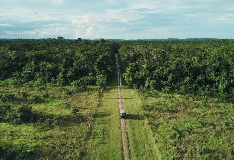 בית מלון כפרי Chan Chich Lodge
