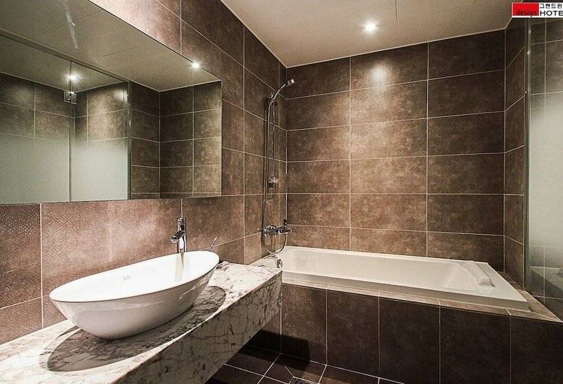 בית מלון כפרי Grand Windsor