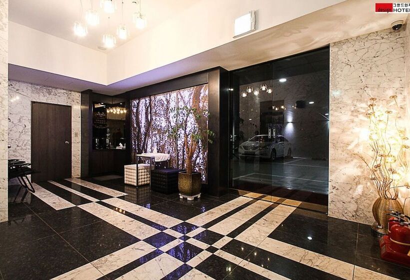 בית מלון כפרי Grand Windsor