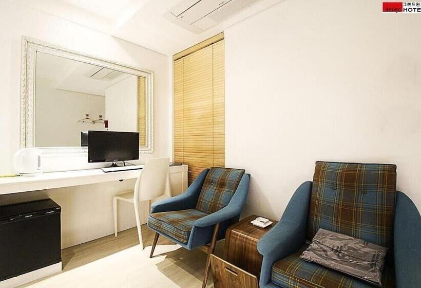 בית מלון כפרי Grand Windsor