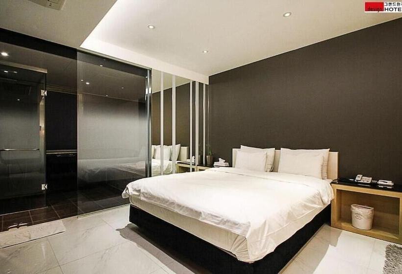 בית מלון כפרי Grand Windsor