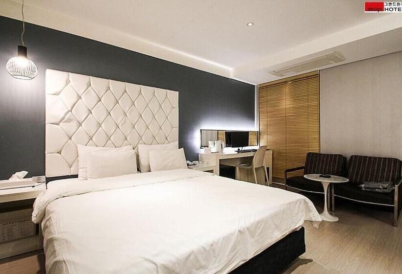 בית מלון כפרי Grand Windsor