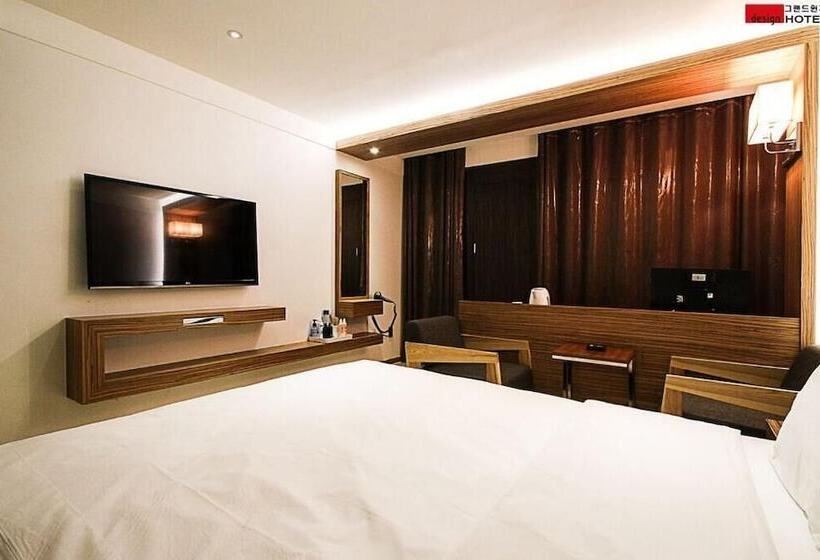 בית מלון כפרי Grand Windsor