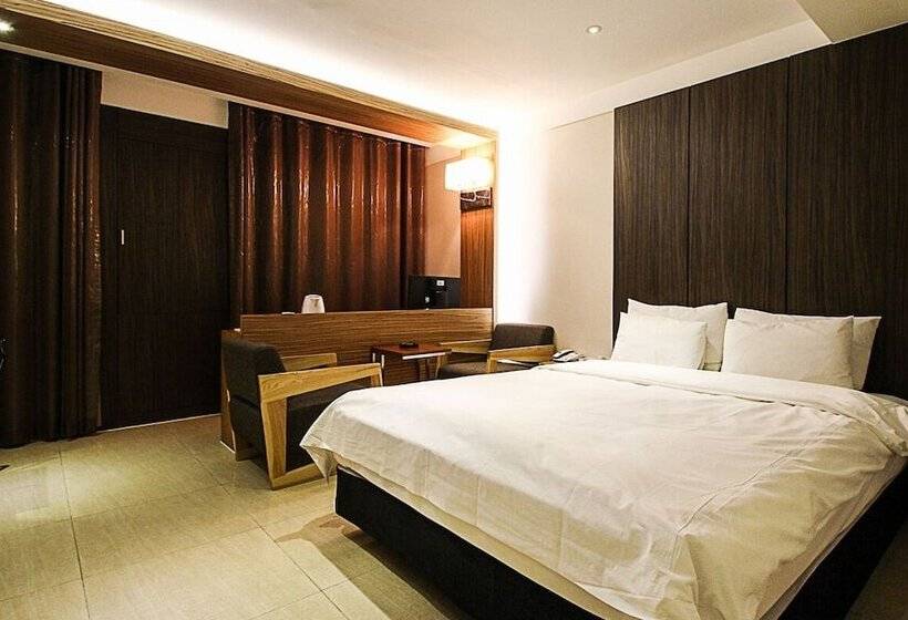 בית מלון כפרי Grand Windsor