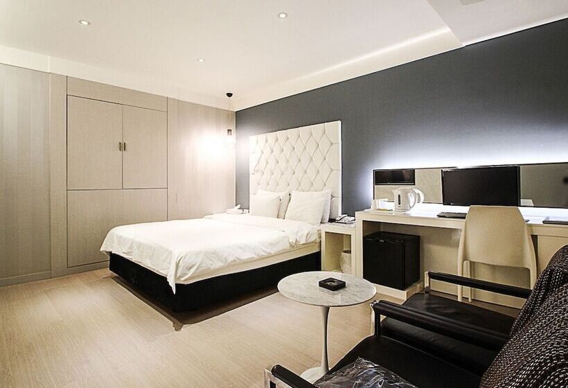 בית מלון כפרי Grand Windsor