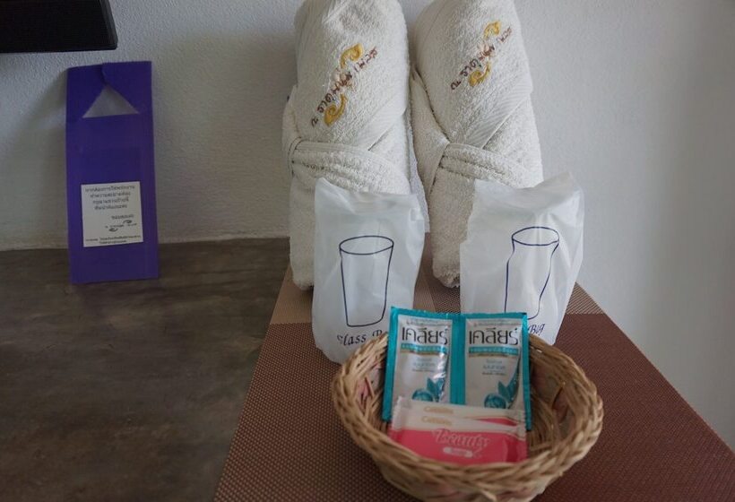 Hotelli Thatphanom Place