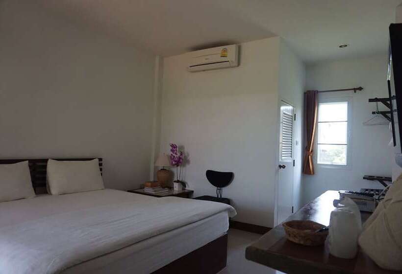 هتل Thatphanom Place