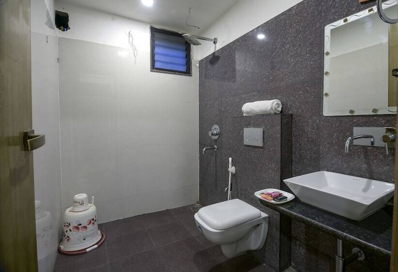 בית מלון כפרי Pal Residency