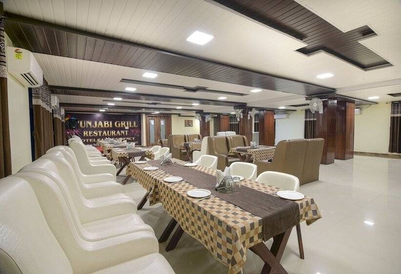 בית מלון כפרי Pal Residency