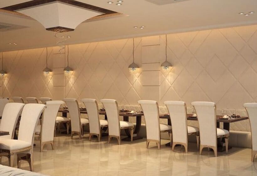 Отель Palm Luxury Inn