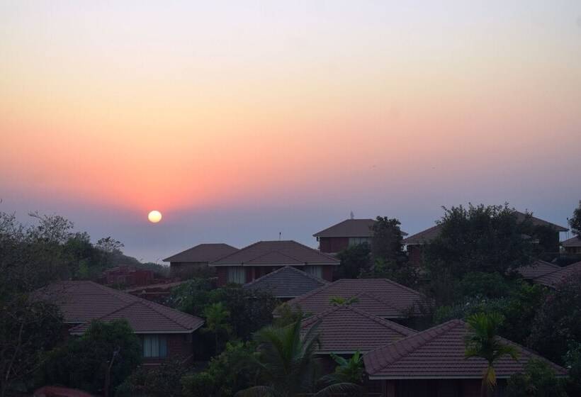 בית מלון כפרי Regenta Resort Mango Village Guhagar