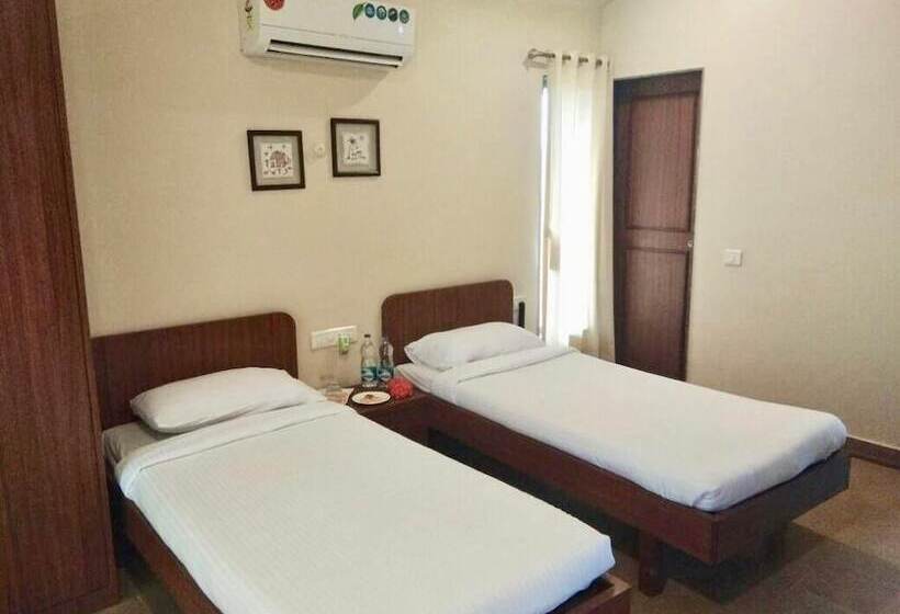 בית מלון כפרי Regenta Resort Mango Village Guhagar