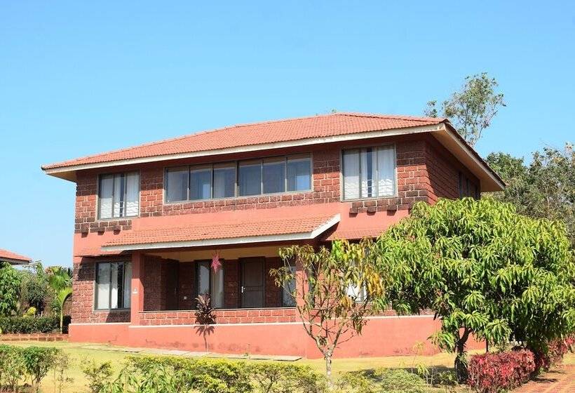 בית מלון כפרי Regenta Resort Mango Village Guhagar