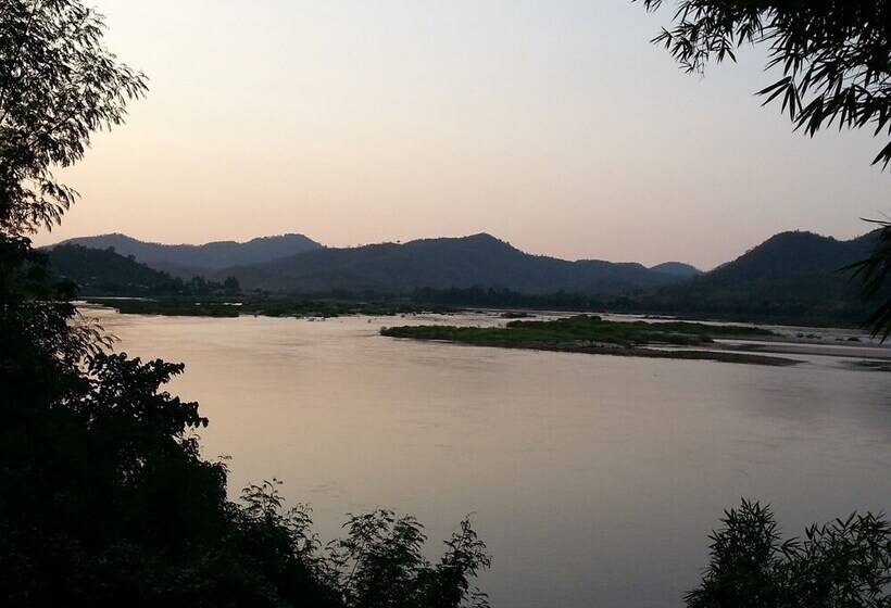 Отель Rim Nam Kong Homestay & Campsite