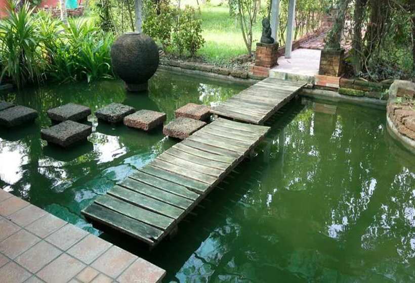 Отель Rim Nam Kong Homestay & Campsite