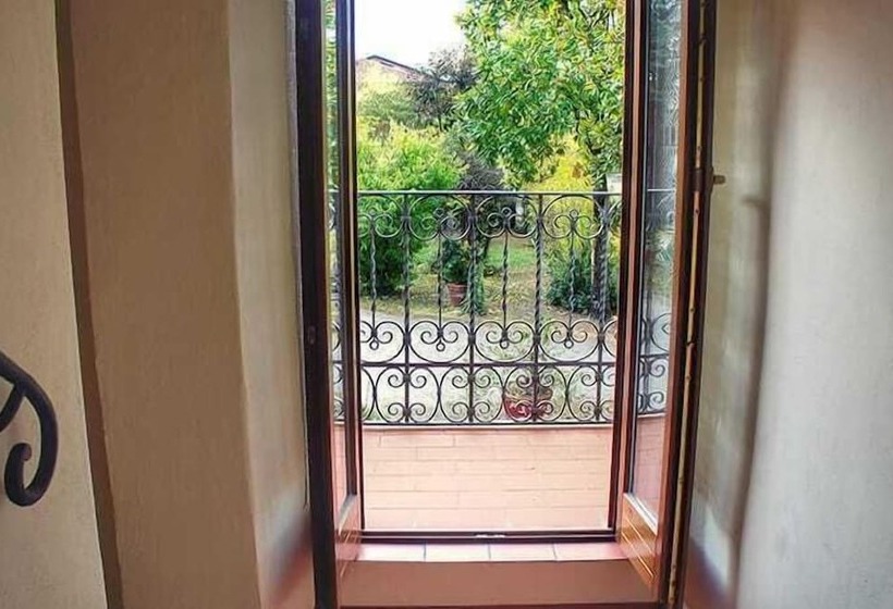 Сельский отель Agriturismo Casa Agricola Rossi Appartamenti In Casentino