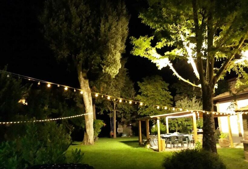 교외 호텔 Agriturismo Casa Agricola Rossi Appartamenti In Casentino