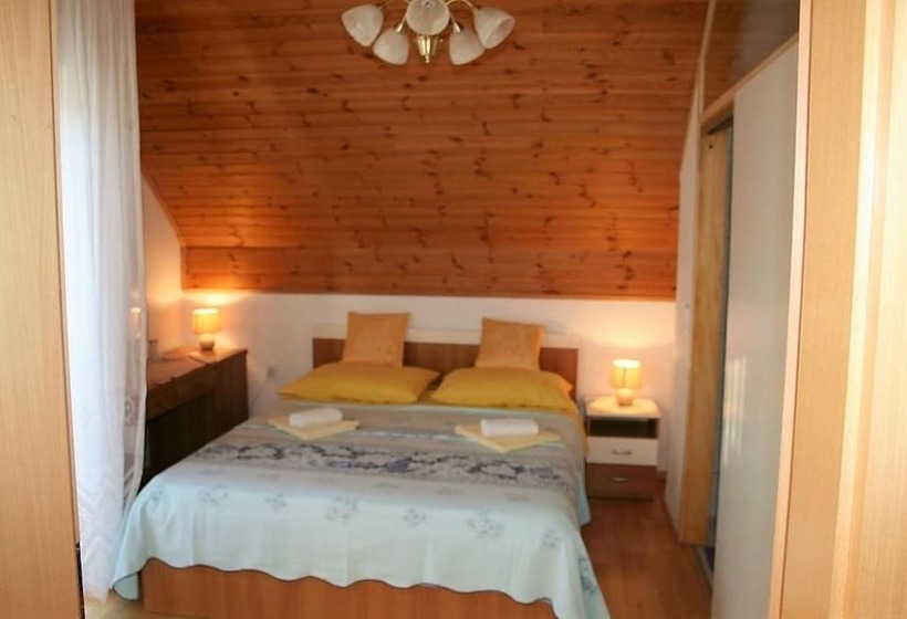 ペンション Adriana Guesthouse