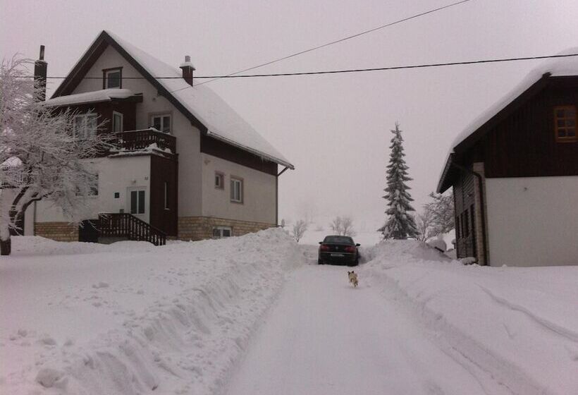 ペンション Adriana Guesthouse