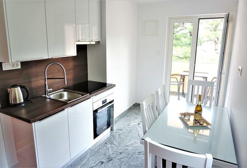 膳宿费 Apartment And Rooms Milak