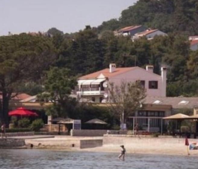 بنسيون Apartments And Rooms Pende