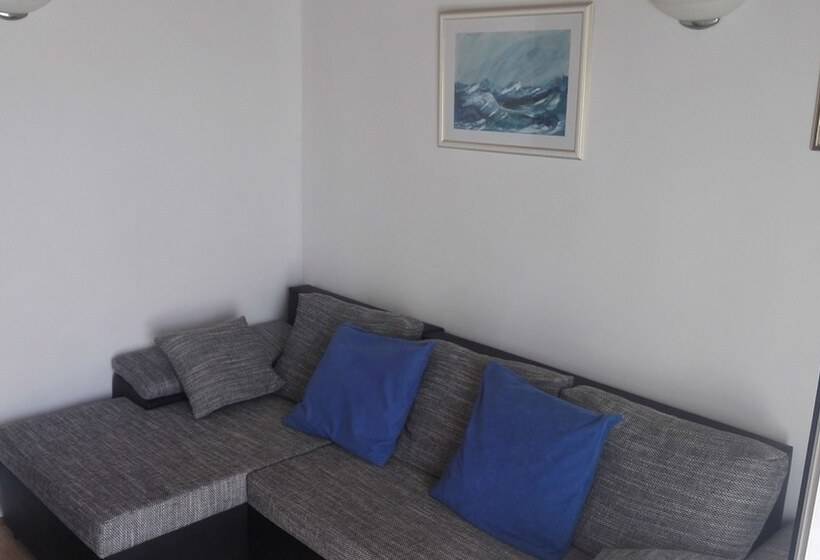 פנסיון Apartments Mery