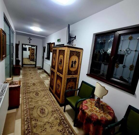 膳宿费 Armenopolis Adults Only