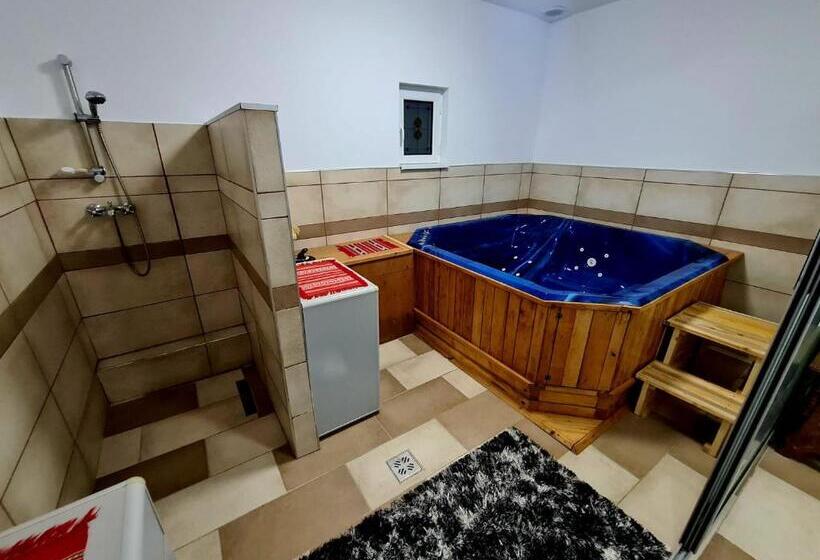 膳宿费 Armenopolis Adults Only