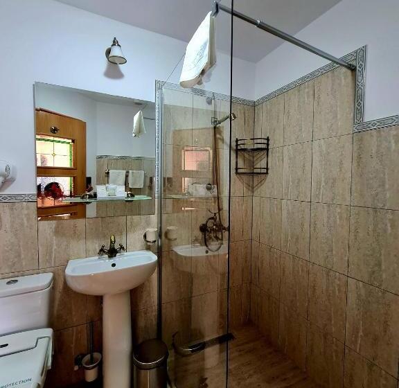 膳宿费 Armenopolis Adults Only