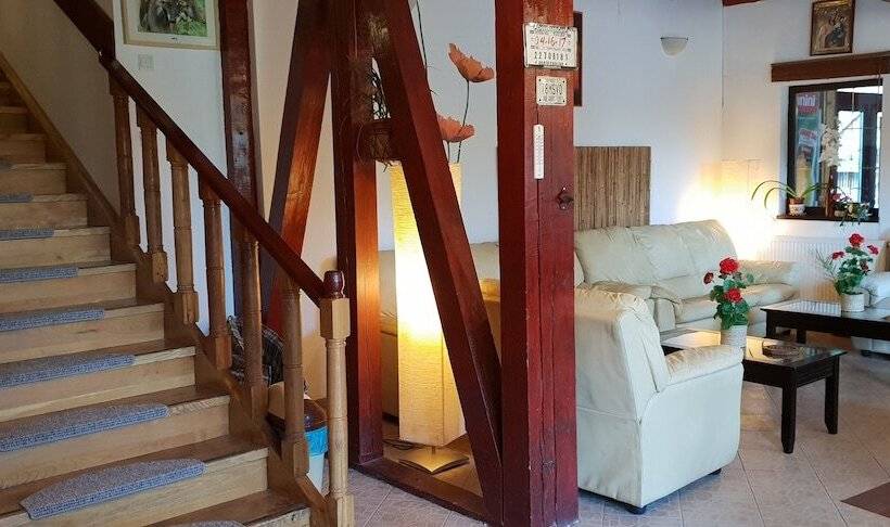 ペンション Conacul Bunicilor