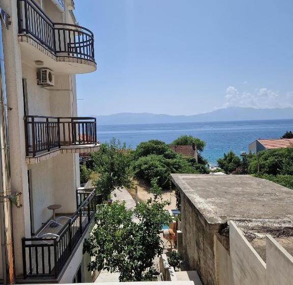 بنسيون Guest House Lidus