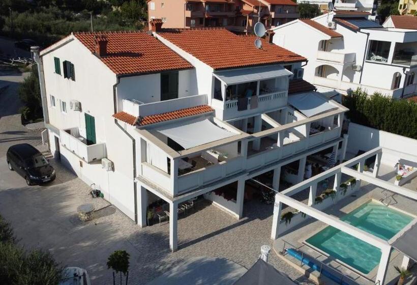 펜션 Guesthouse Raffaello