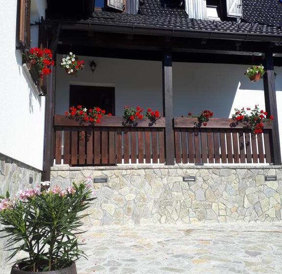 膳宿费 House Flora