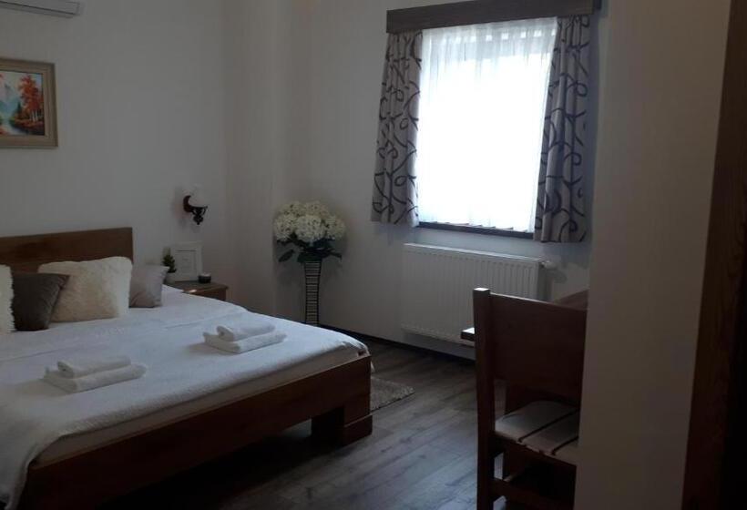 膳宿费 House Flora