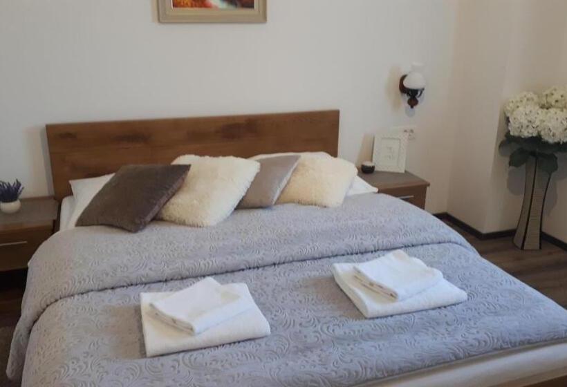 膳宿费 House Flora