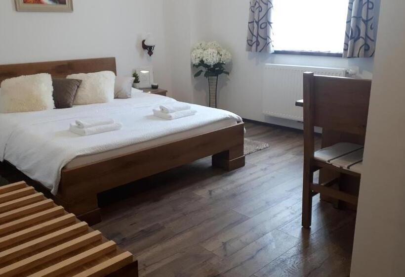 ペンション House Flora