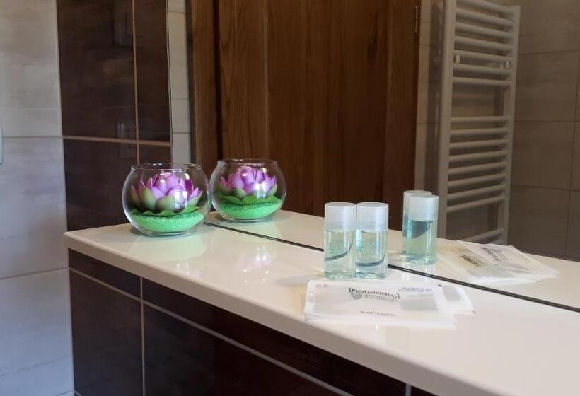 膳宿费 House Flora