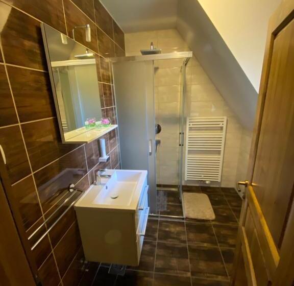 膳宿费 House Flora