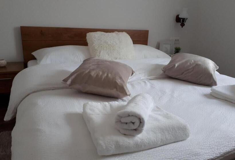 膳宿费 House Flora