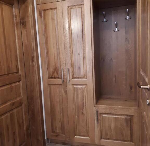 膳宿费 House Flora