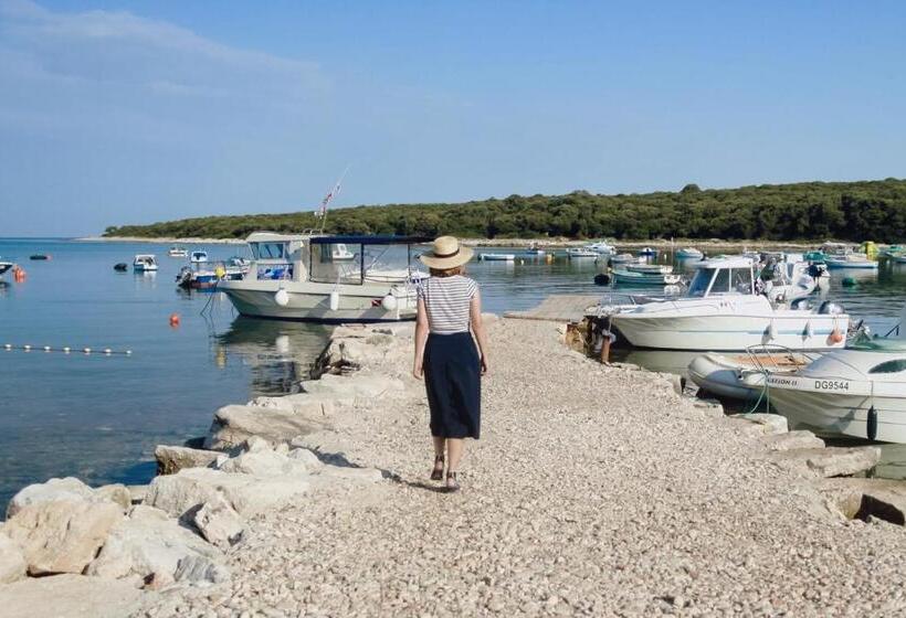 פנסיון Mon Perin Castrum   Rooms Dado