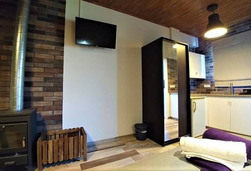 펜션 Perneia Rooms