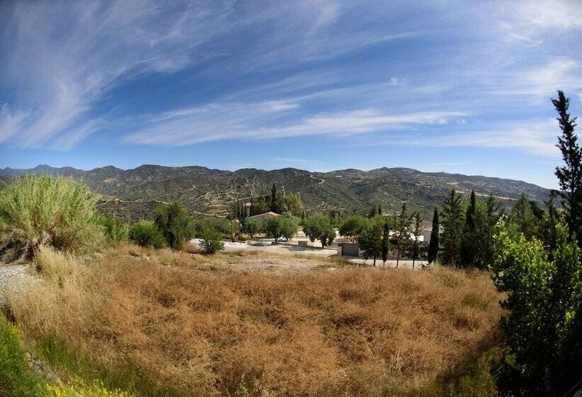 Thyone Uno Bal Cottage