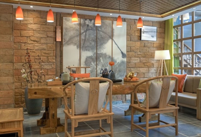 簡易ホテル Floral  Lijiang Huazizai