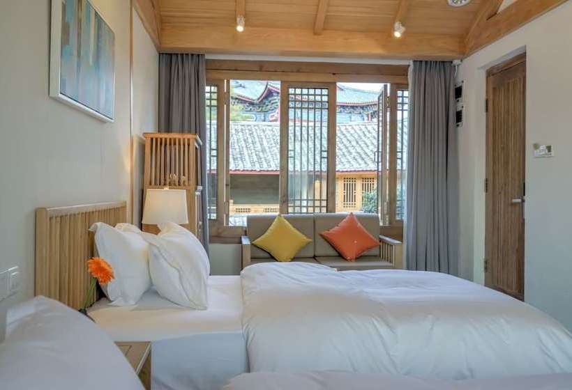 簡易ホテル Floral  Lijiang Huazizai