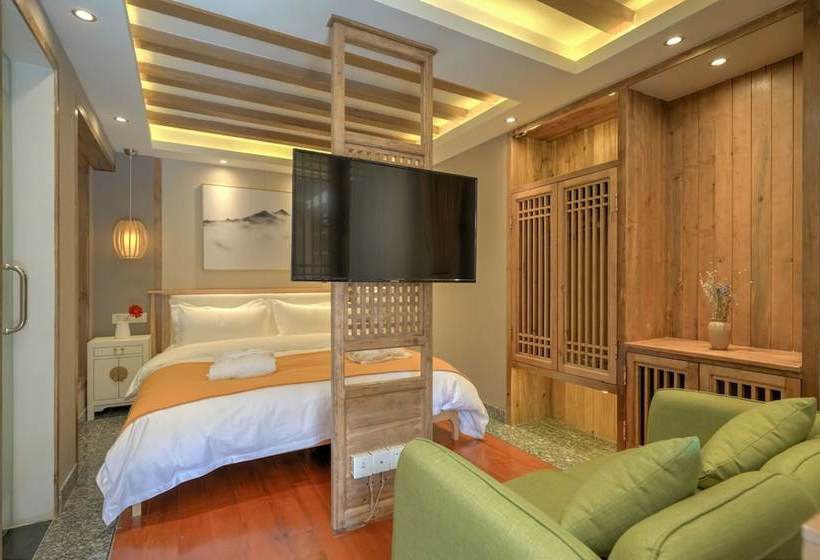 簡易ホテル Floral  Lijiang Huazizai