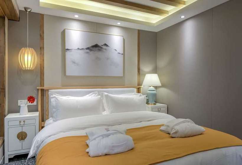 簡易ホテル Floral  Lijiang Huazizai