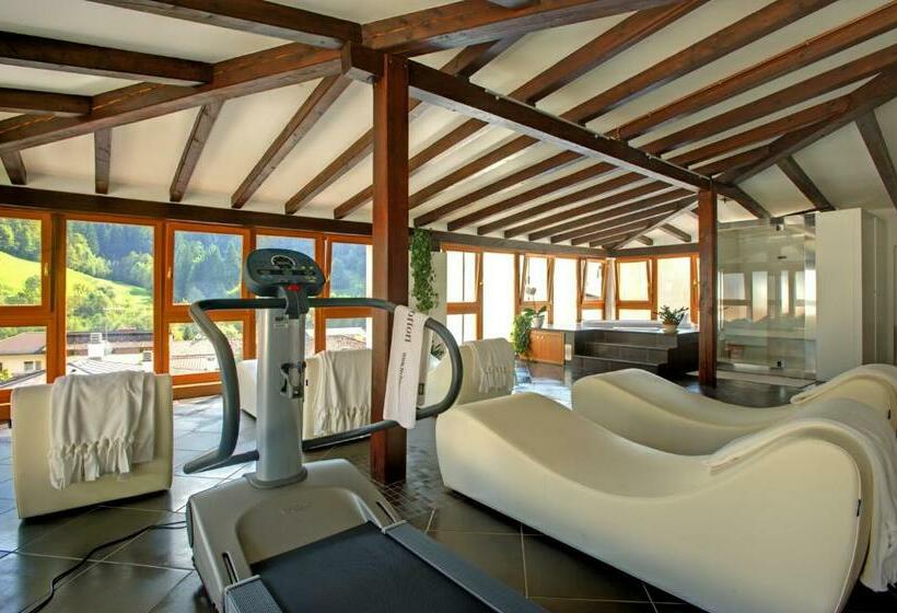 فندق Albergo Cristofoli